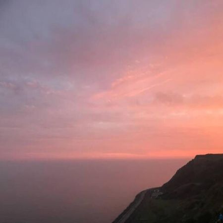 Апартаменты Denelea - Stunning Sea Views! Скарборо Экстерьер фото